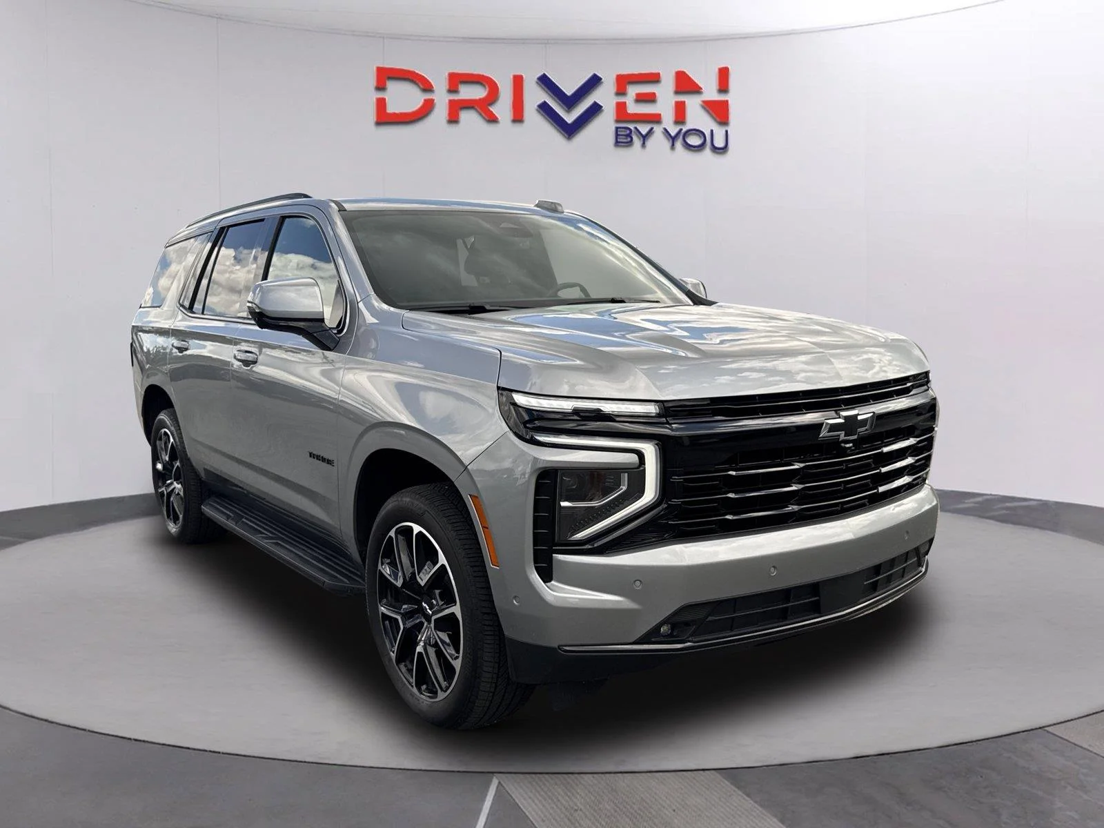 Used 2025 Sterling Gray Metallic Chevrolet RST image 1
