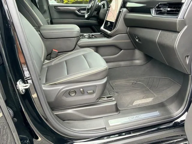Used 2026 Onyx Black GMC Elevation image 13