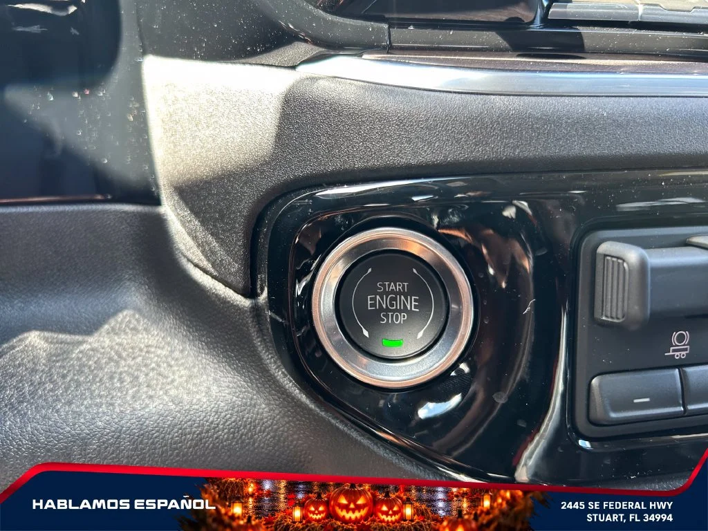 New 2026 Summit White GMC SLT image 28