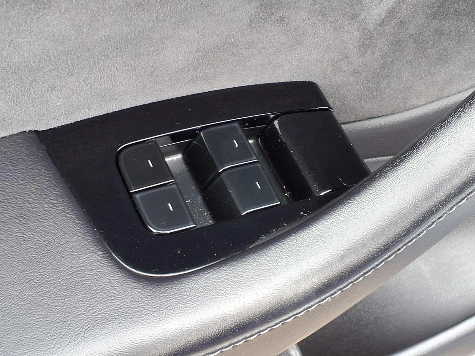 Used 2019 Deep Blue Metallic Tesla Long Range image 11
