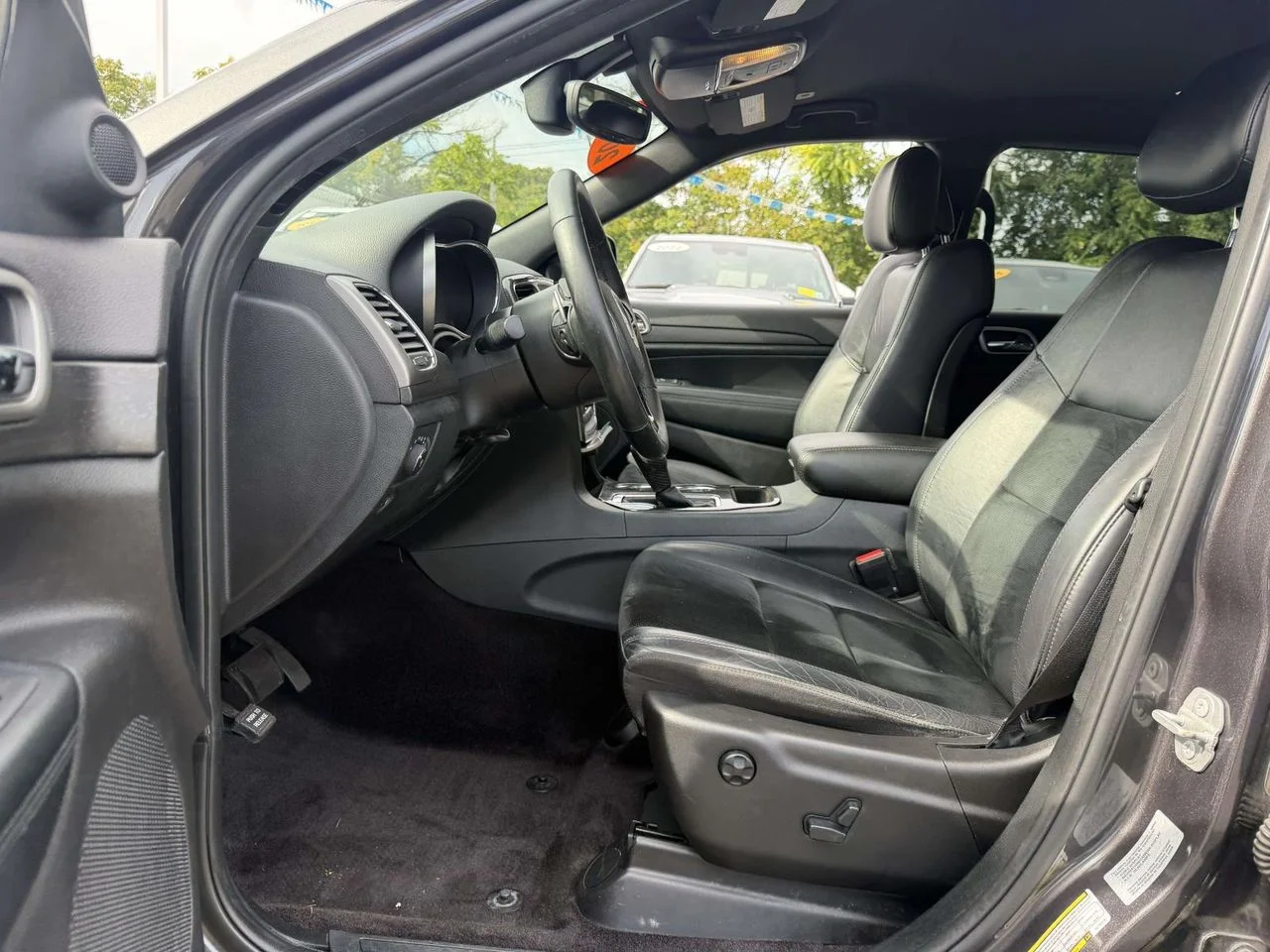 Used 2017 Granite Crystal Metallic Clearcoat Jeep Altitude 4x4 image 17