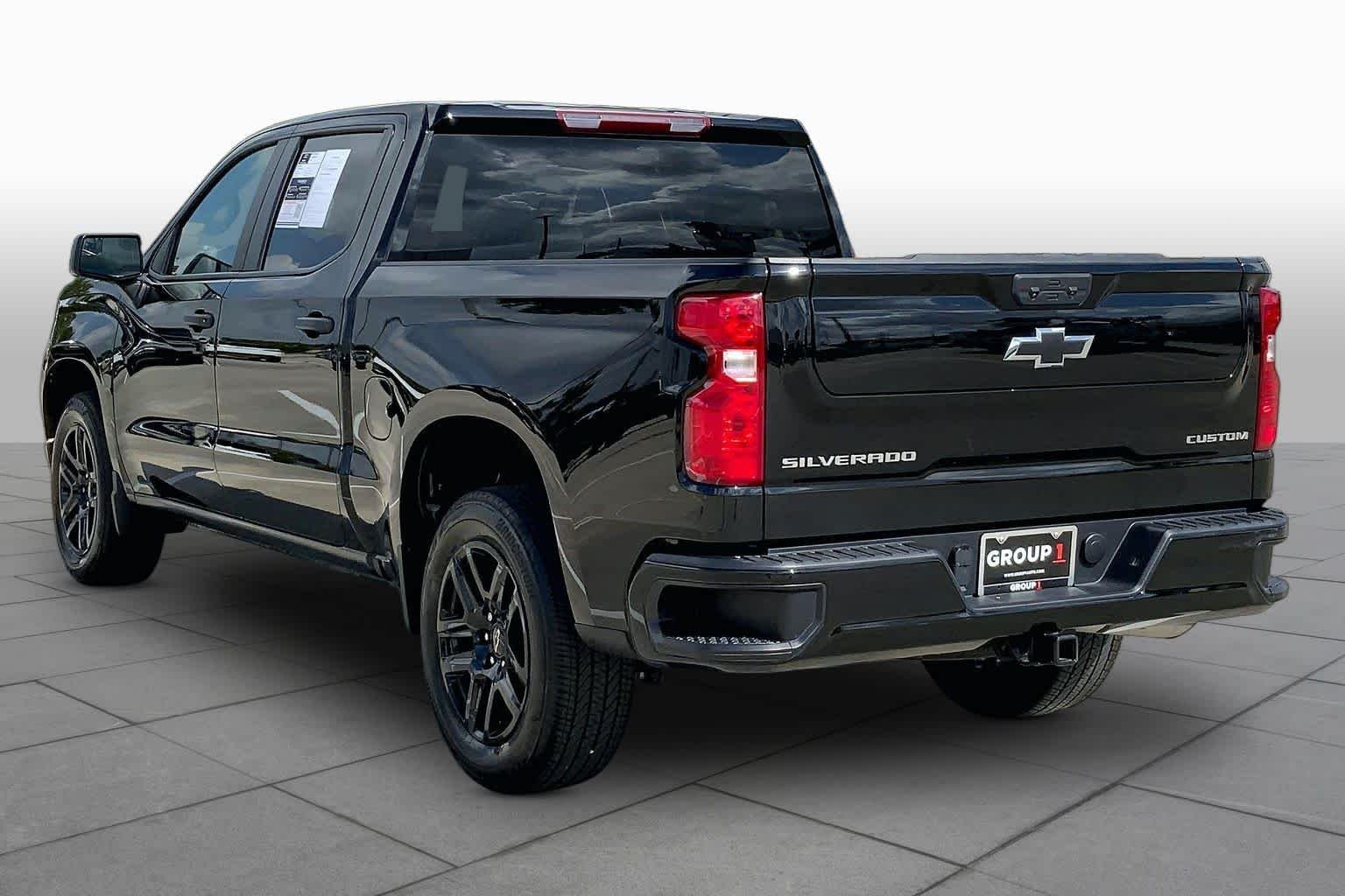 Used 2025 Black Chevrolet Custom image 12