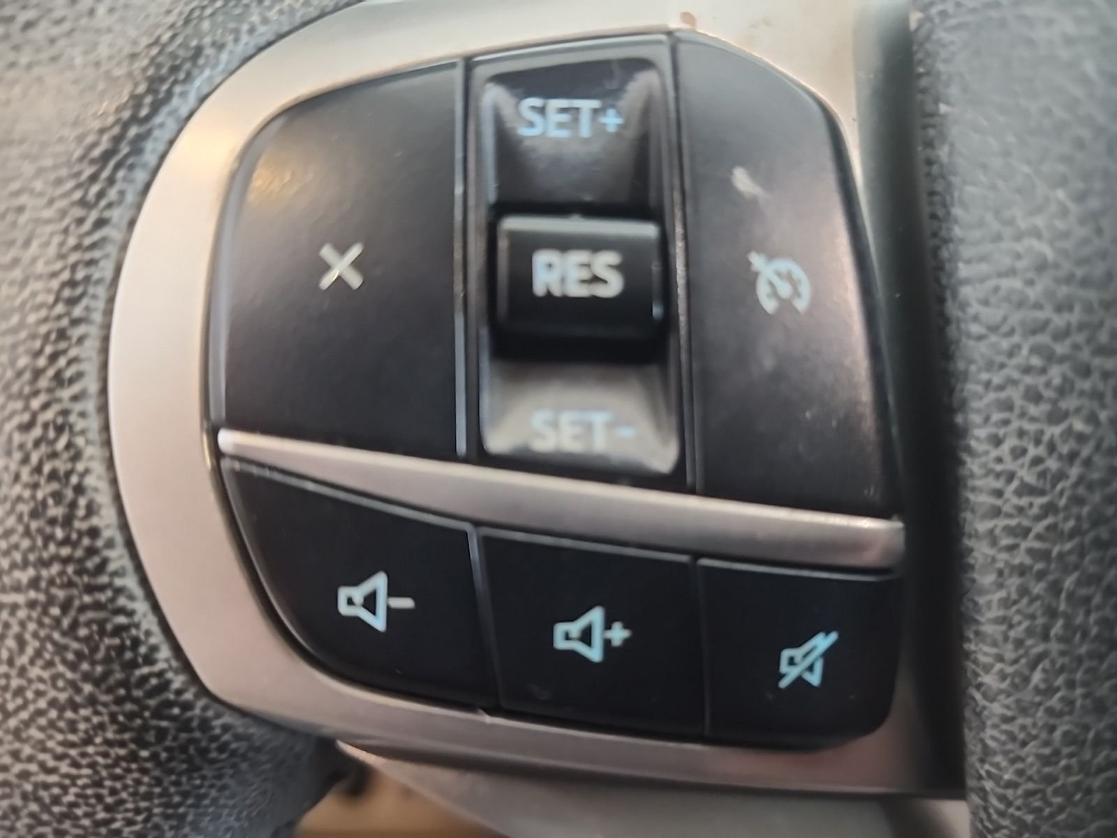 Used 2022 White Ford XLT image 18