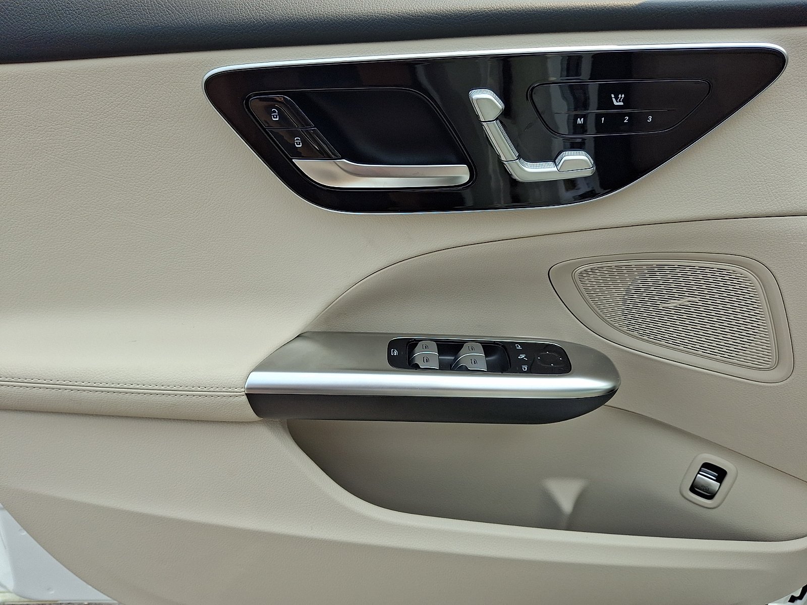 New 2026 Polar White Mercedes-Benz C 300 image 10