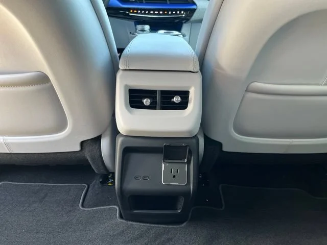 2027 Cadillac OPTIQ Luxury - Photo 15