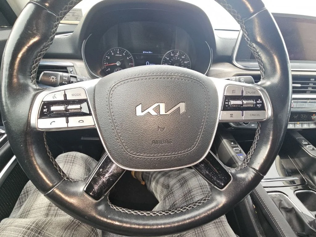 Used 2022 Black Kia SX image 19