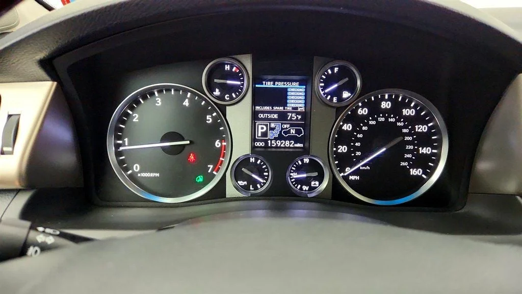 Used 2013 Black Onyx Lexus 4WD 4dr w/ Luxury Package, Mark Levinson & Rear Entertainment image 15