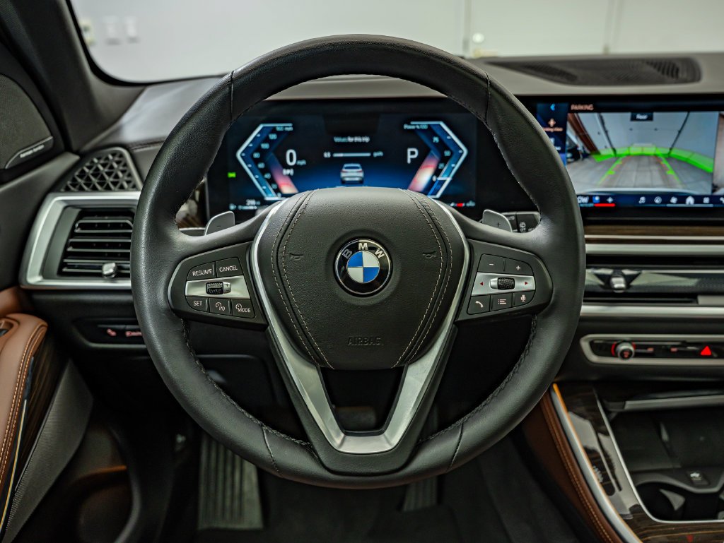 Used 2024 Mineral White Metallic BMW xDrive40i image 39