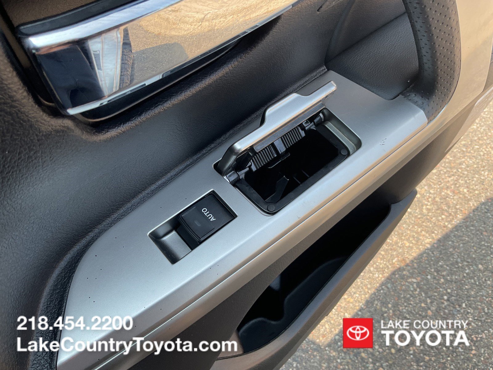Used 2014 Silver Toyota Base image 23