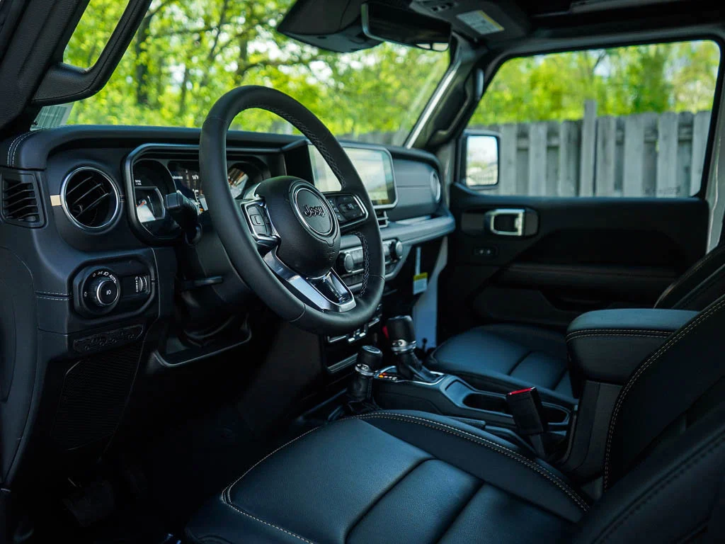New 2026 Bright White Clearcoat Jeep Sahara image 16