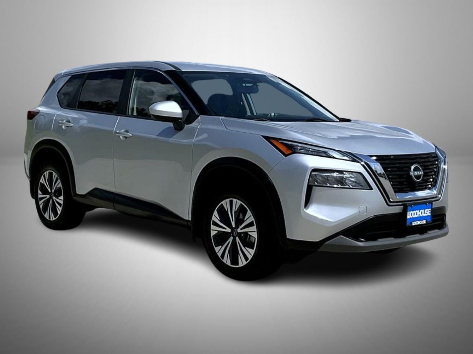 Used 2023 Silver Nissan SV image 3