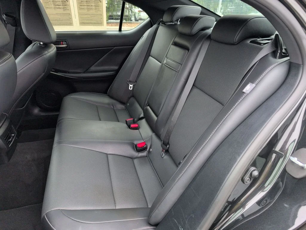 Used 2024 Black Lexus 300 image 31