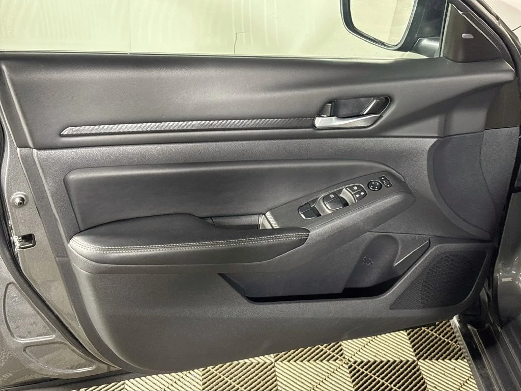 Used 2025 Gray Nissan 2.5 SV image 10
