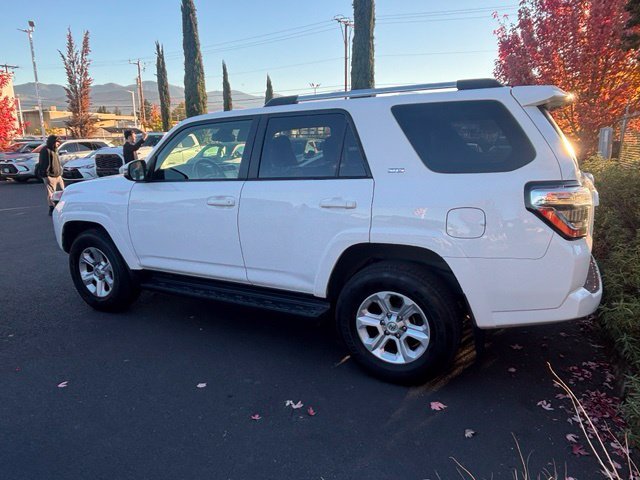 Used 2022 White Toyota SR5 Premium image 3