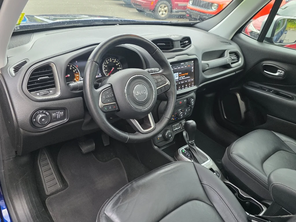 Used 2018 Jetset Blue Jeep Limited image 30