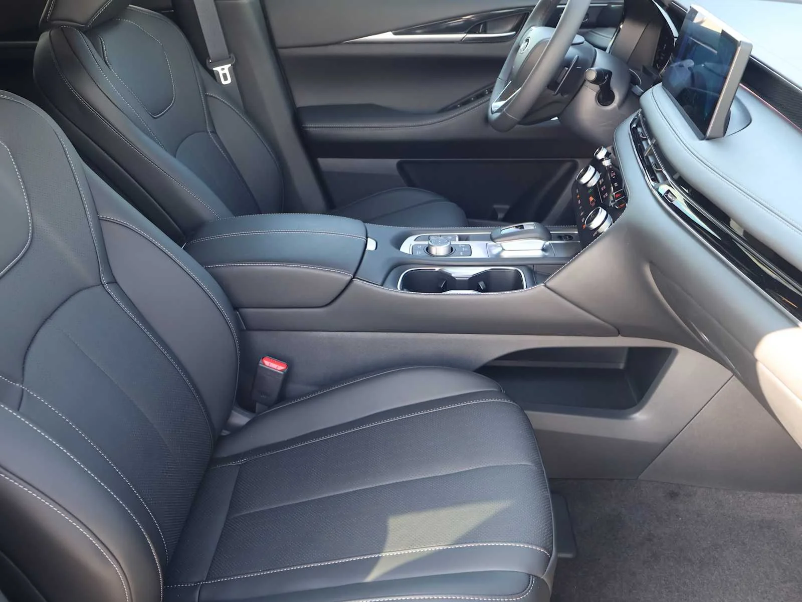 Certified Used 2027 Graphite Shadow INFINITI SPORT image 10
