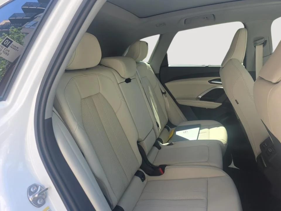 Used 2025  Audi Premium Plus image 5