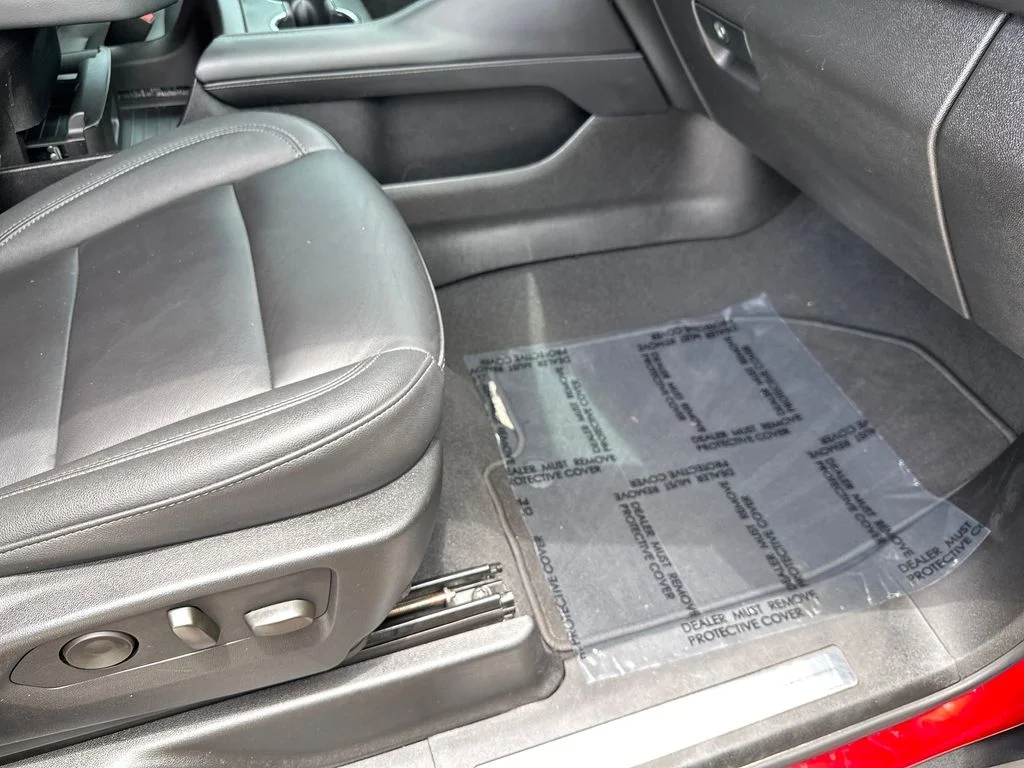 Used 2024 Red Chevrolet Z71 image 42