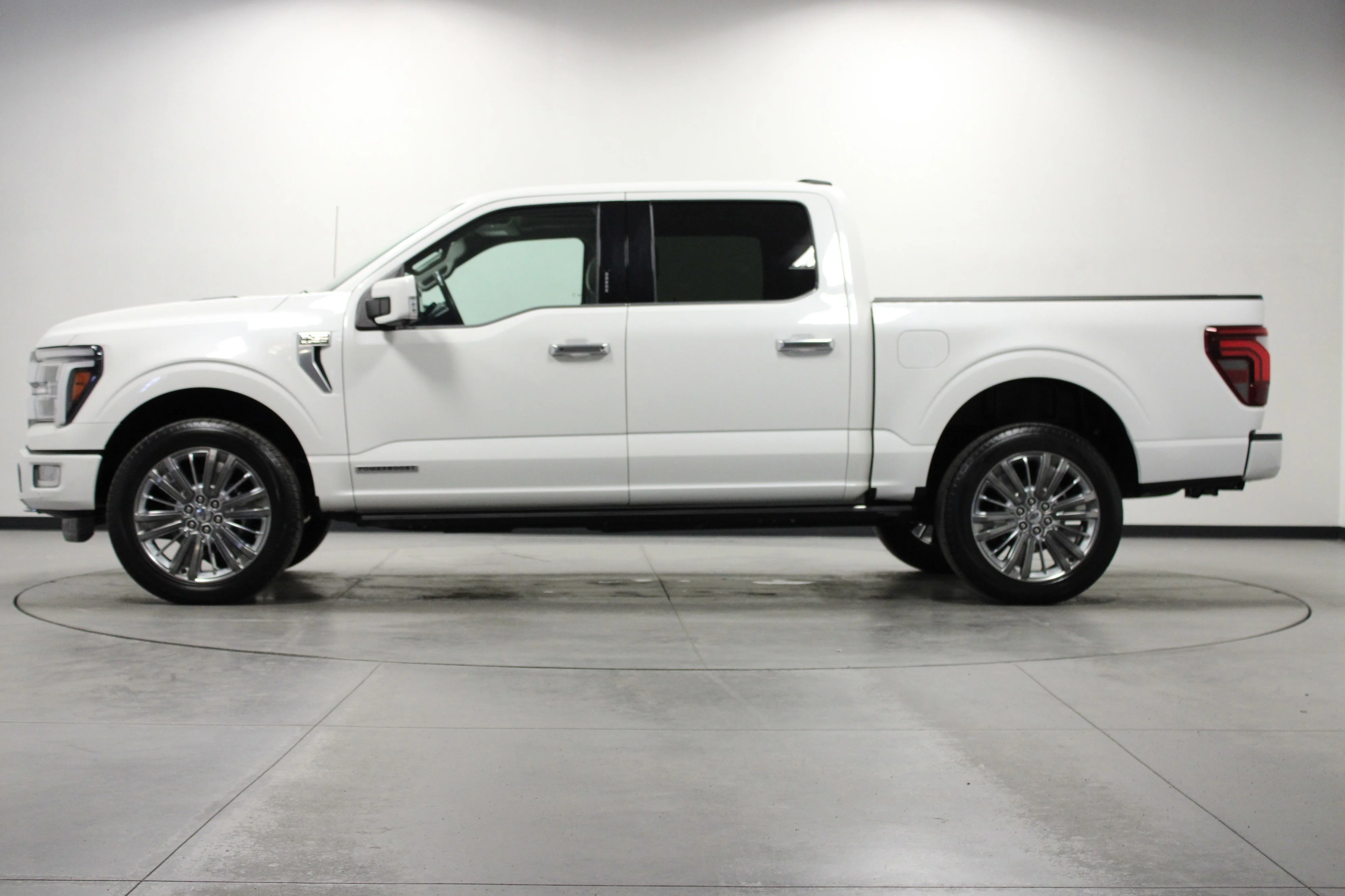 Used 2024 Star White Metallic Tri-Coat Ford Platinum image 7