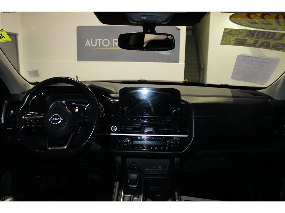 Used 2022 Super Black Nissan SL image 13