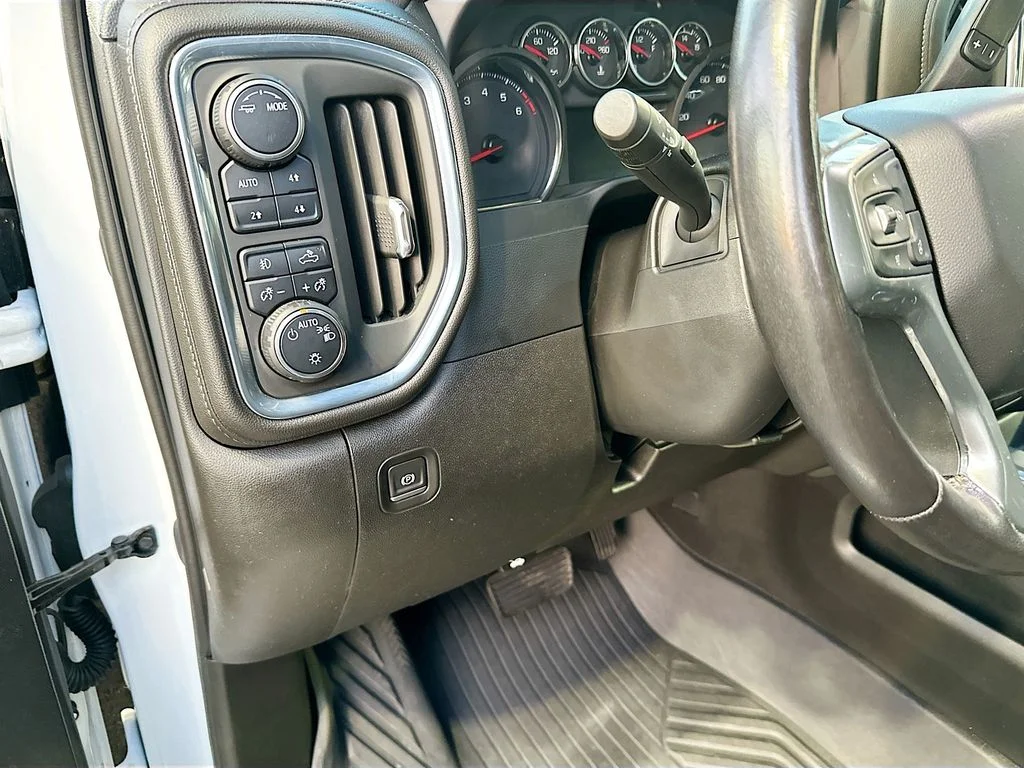 Used 2022 White Chevrolet LT Trail Boss image 11