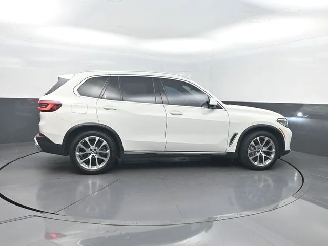 Used 2022 White BMW xDrive40i image 33