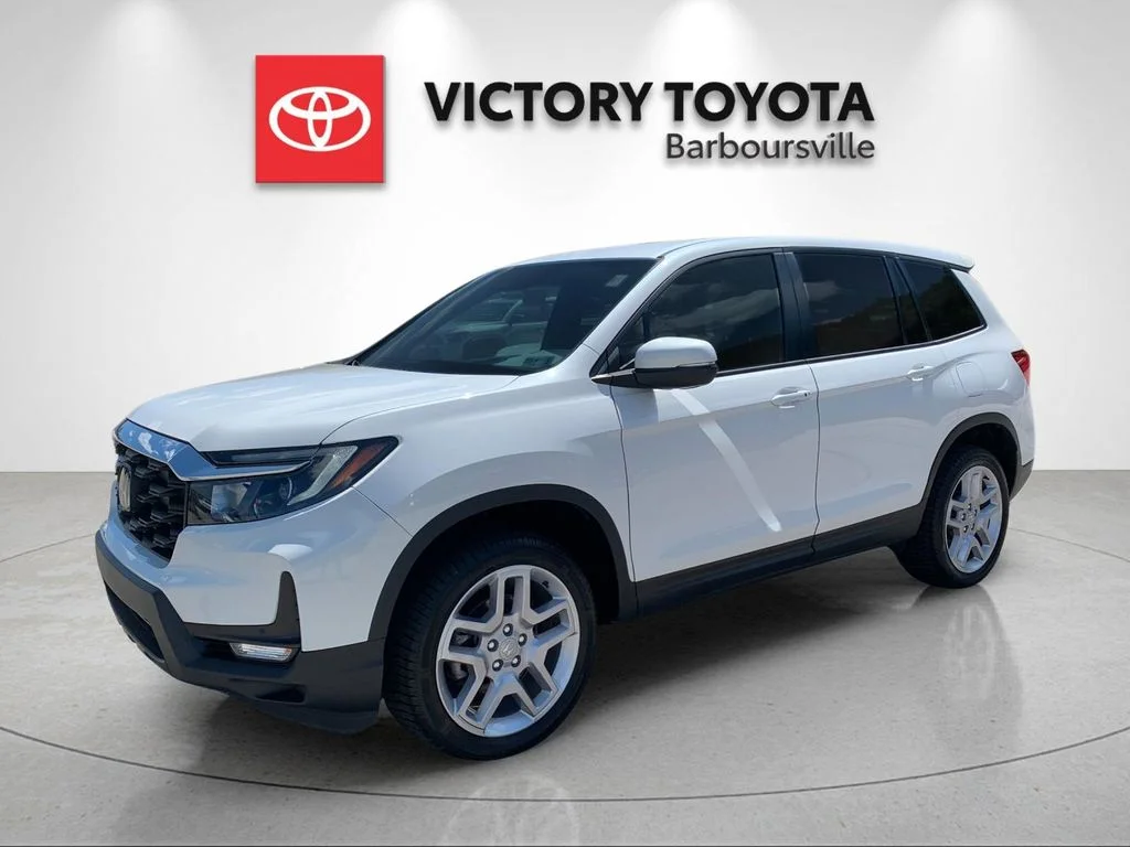 Used 2024 White Honda EX-L image 1