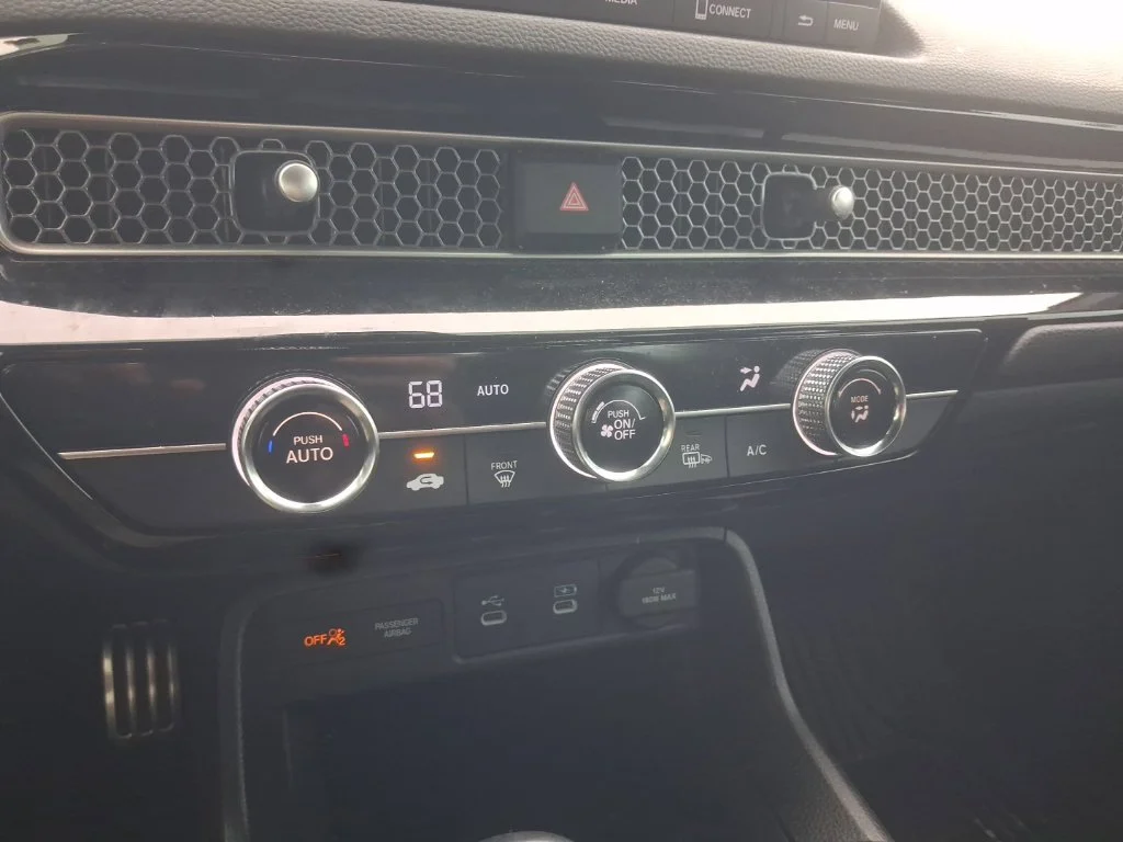 Used 2025  Honda Sport image 25