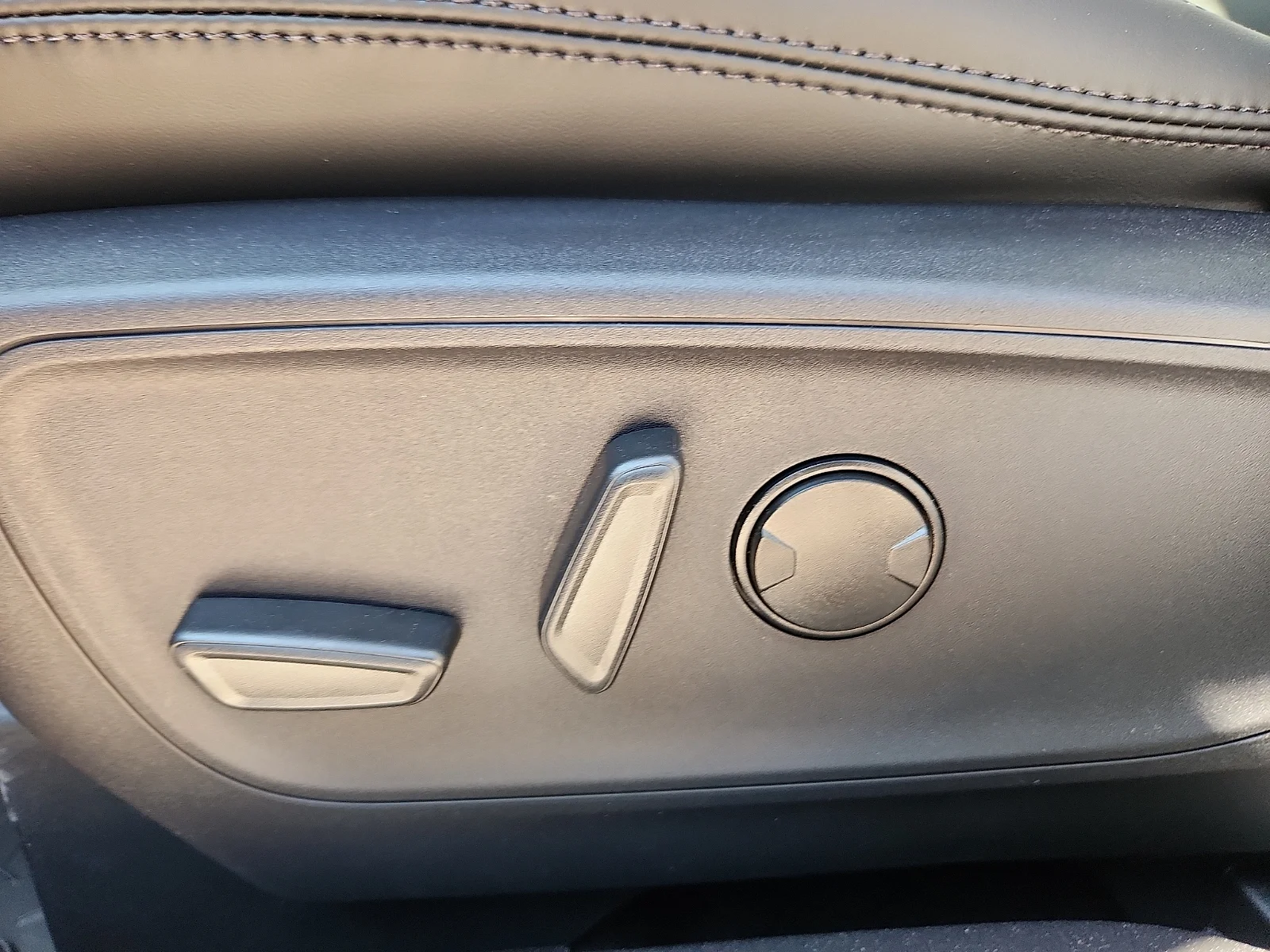 New 2026 Space White Metallic Ford Outer Banks® image 16