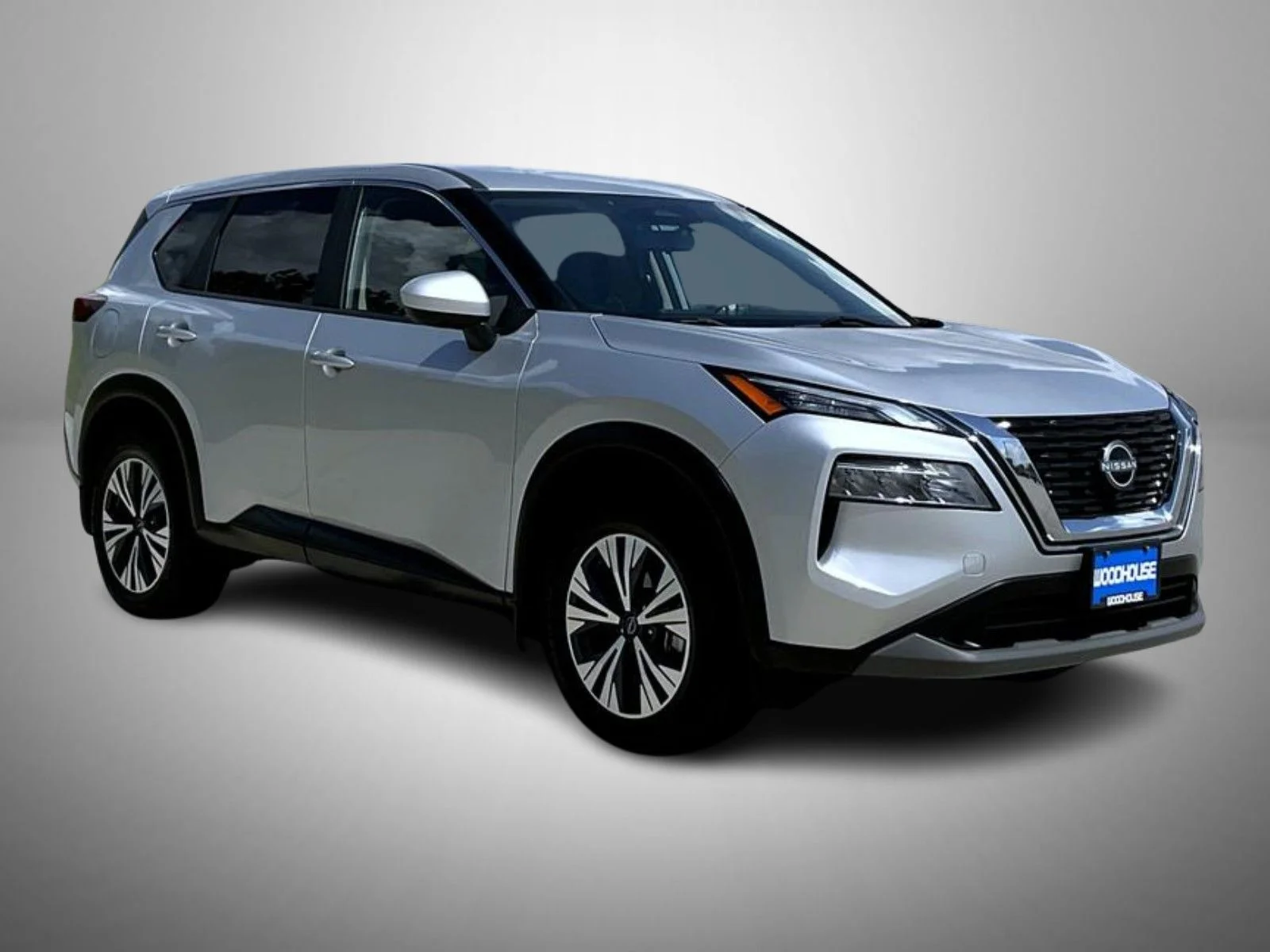 Used 2023 Silver Nissan SV image 3