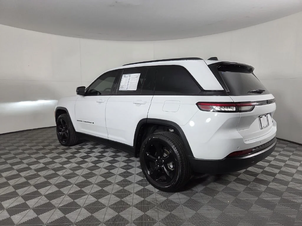 Used 2025 Bright White Clearcoat Jeep Limited image 6