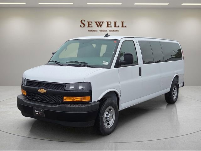 2026 Chevrolet Express 3500 LS Extended's photo