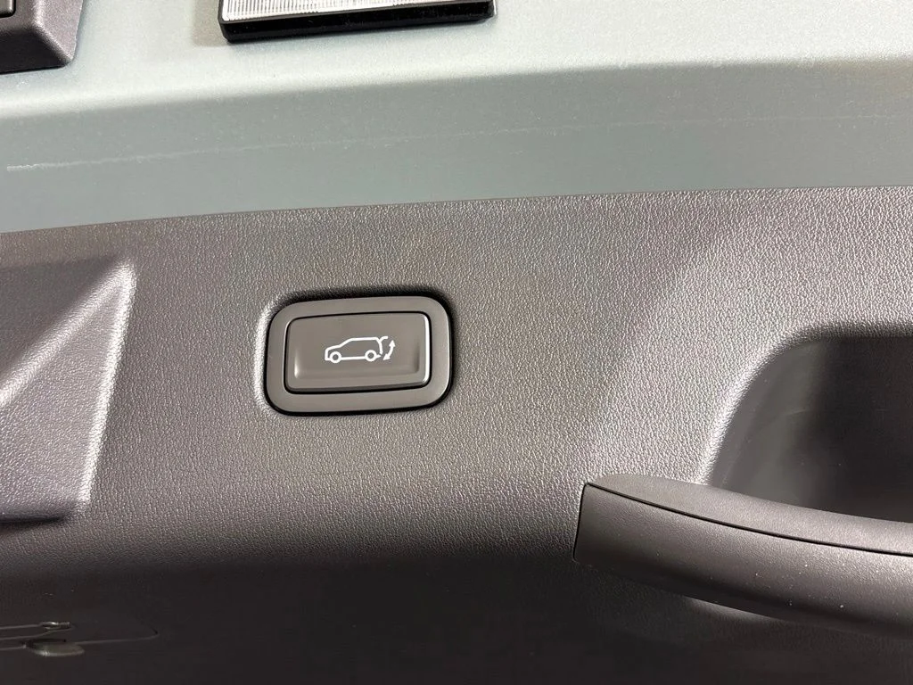 New 2027 Iceberg Green Kia EX image 18
