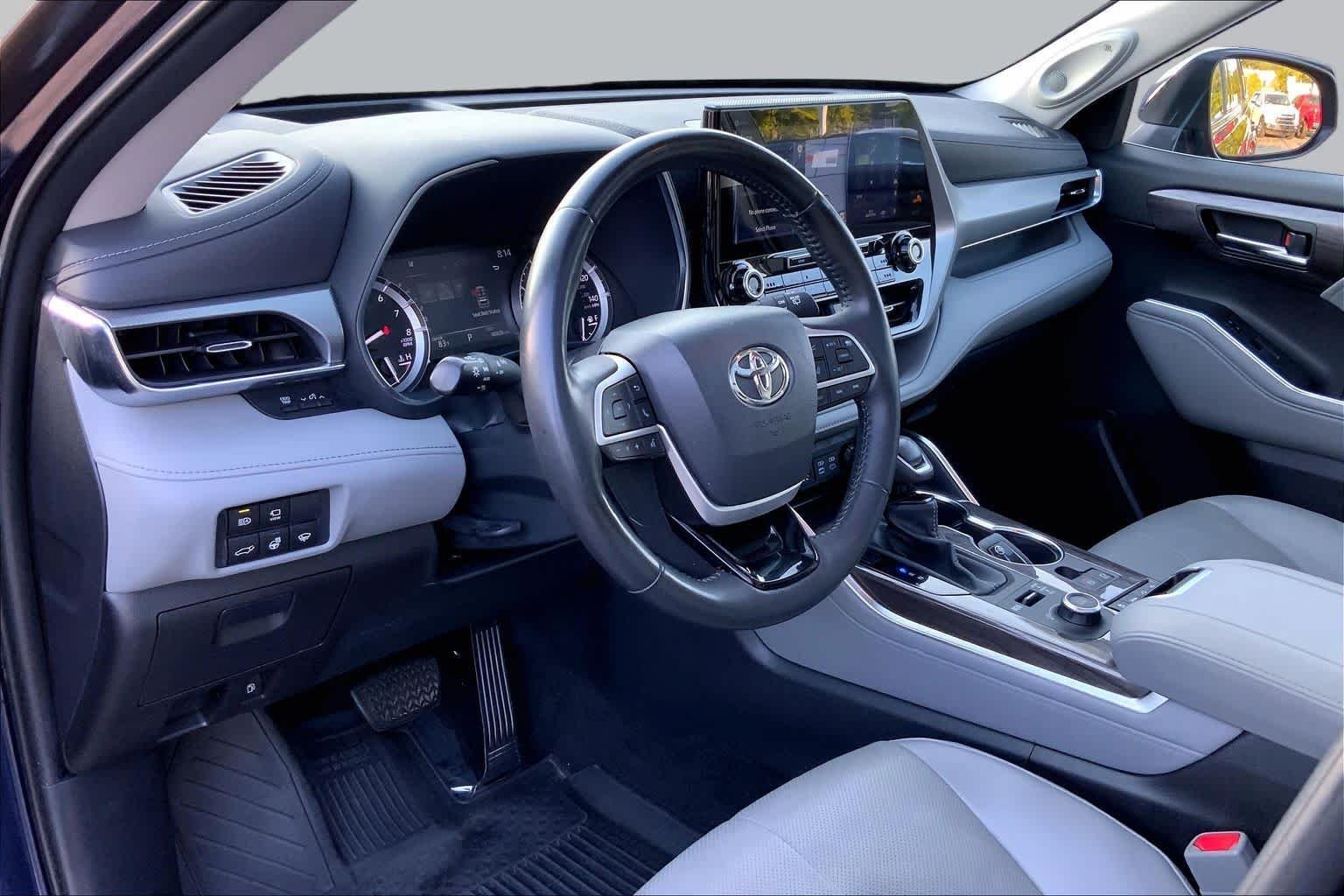 Used 2022 Blueprint Toyota Platinum image 15