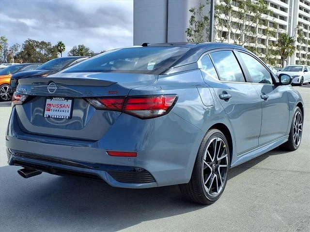 New 2025 Two-tone Atlantic Gray Metallic / Super Black Nissan SR image 8