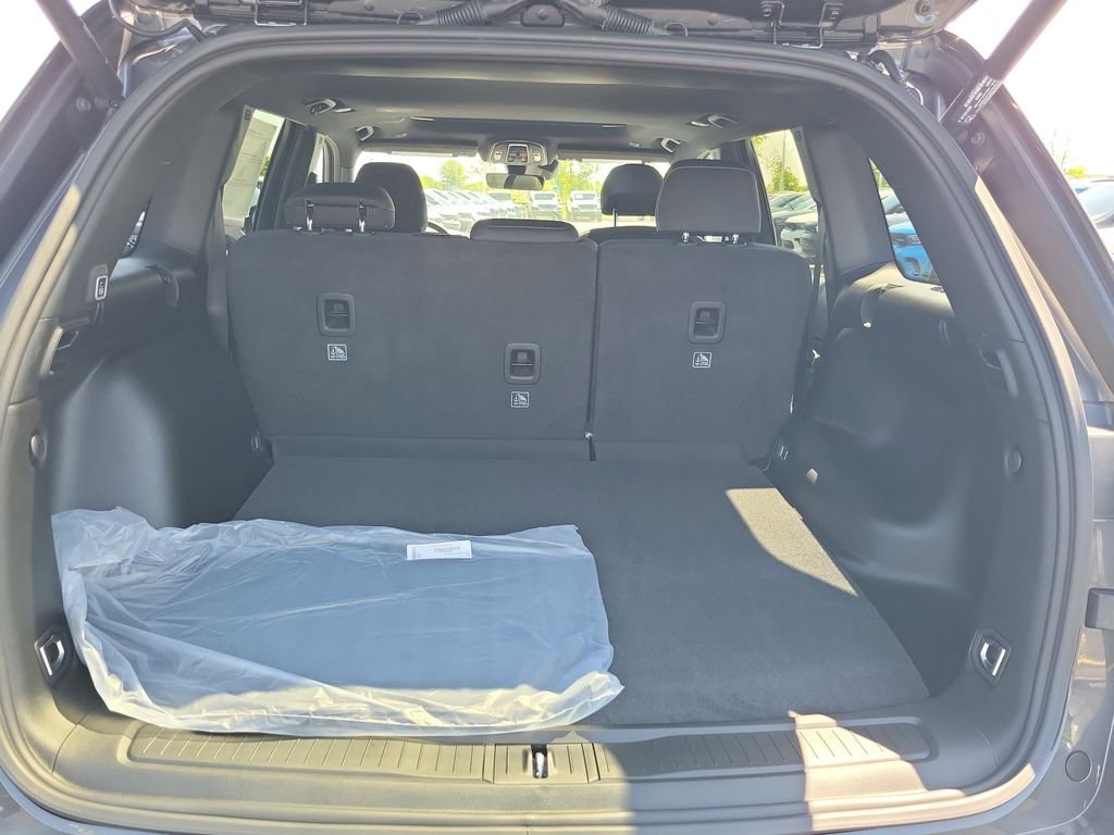 New 2026 Baltic Gray Metallic Clear-Coat Exterior Paint Jeep Laredo X image 9