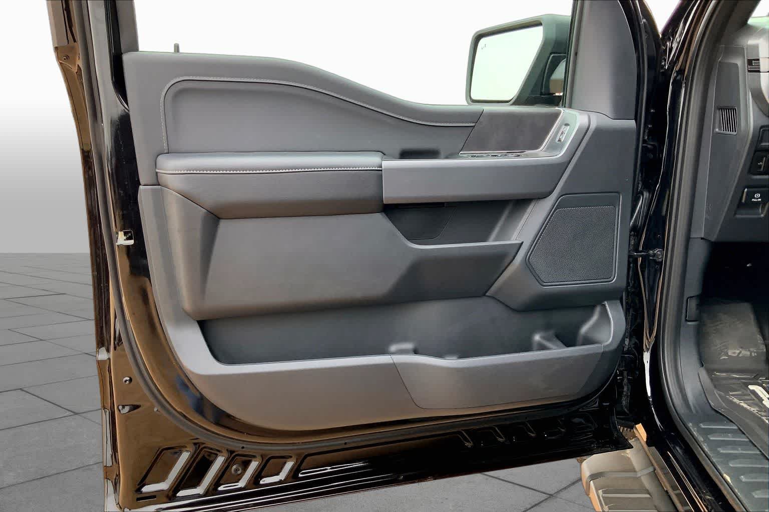 New 2026 Agate Black Metallic Ford XLT image 10