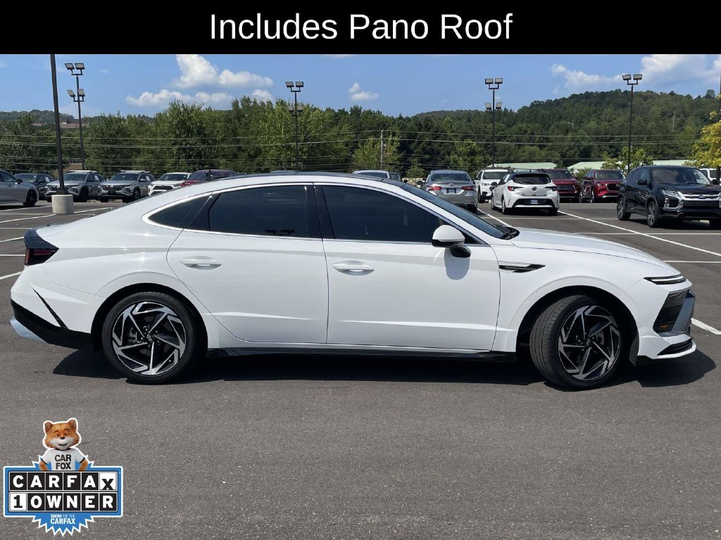 Certified Used 2025 White Hyundai SEL Convenience image 2