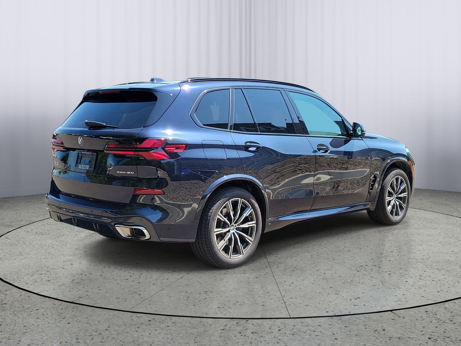 Used 2024 Black BMW xDrive40i image 3