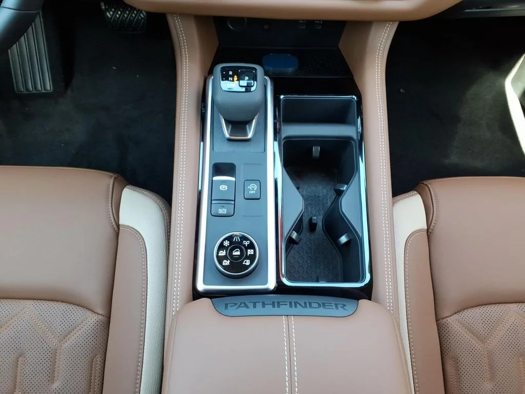 New 2026 Super Black Nissan Platinum image 21