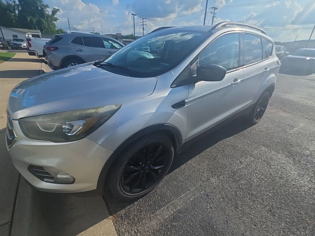 Used 2017 Silver Ford SE image 1