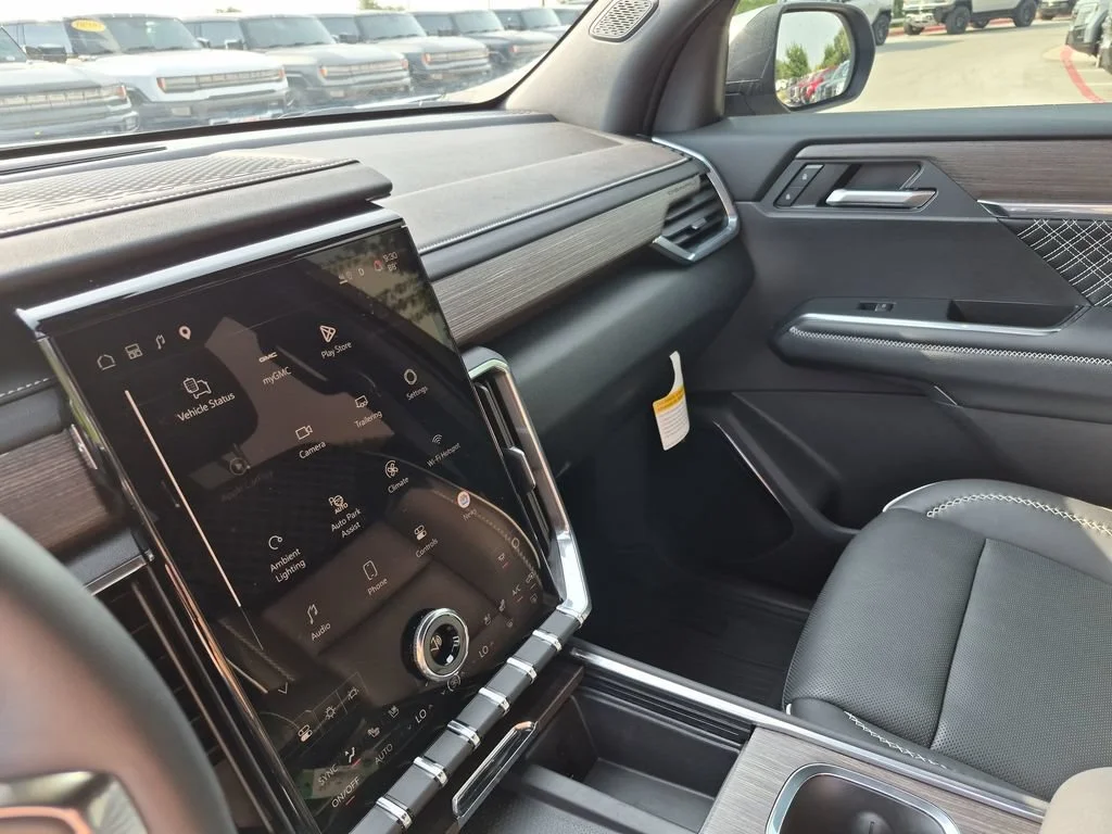2026 GMC Acadia Denali - Photo 24