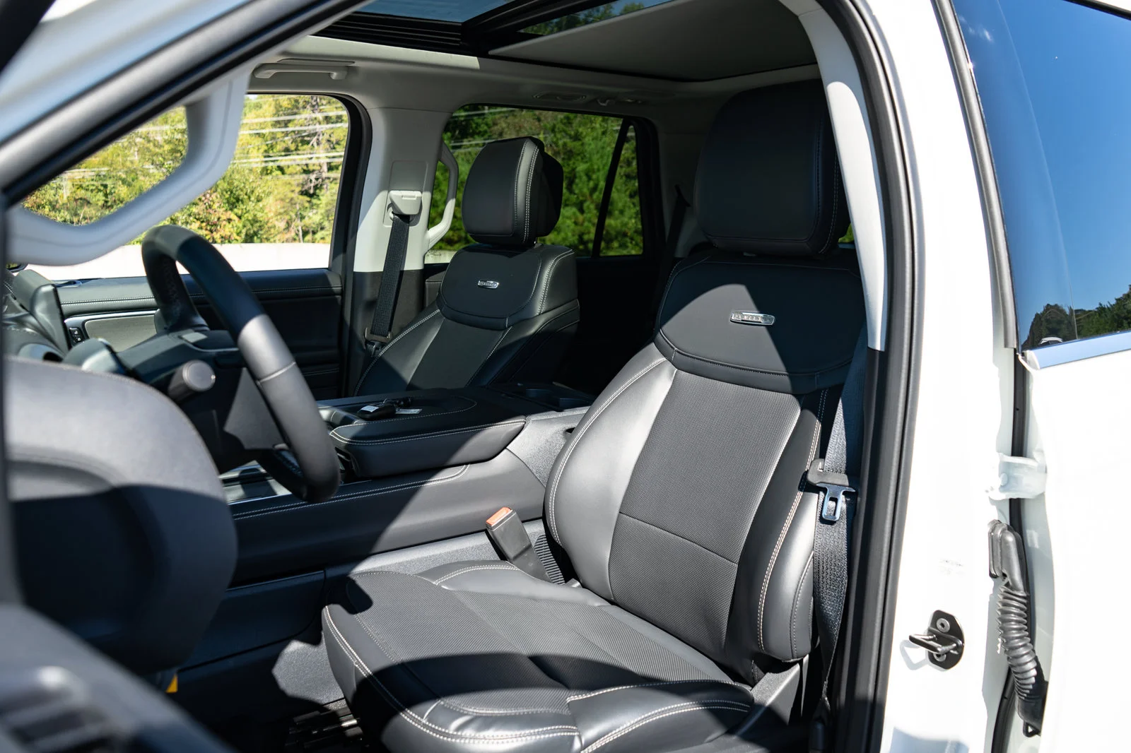 Used 2027 White Ford Platinum image 26