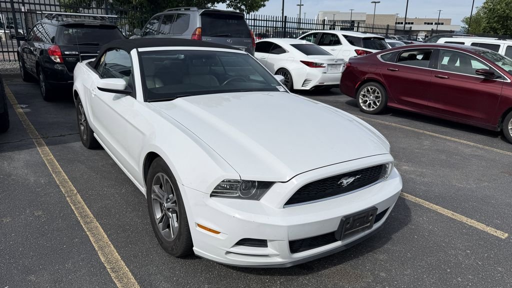 2014 Ford Mustang V6 Premium's photo