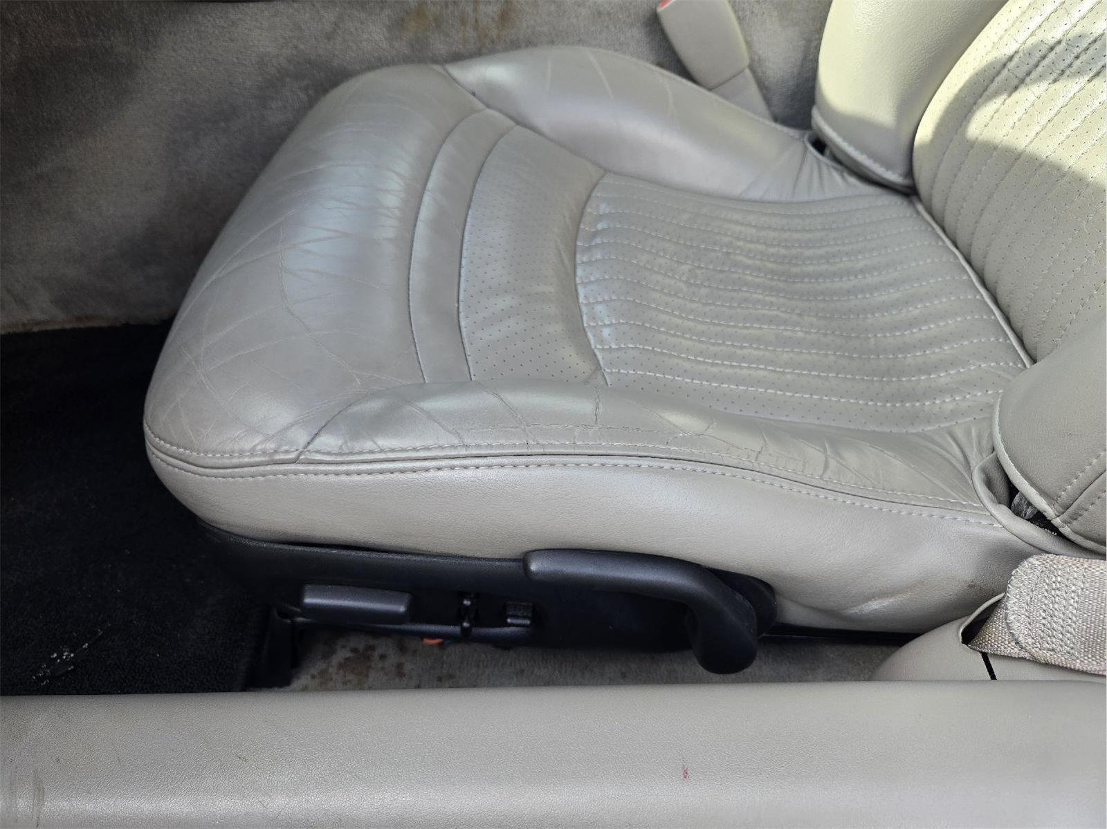 Used 2004 Black Chevrolet  image 21