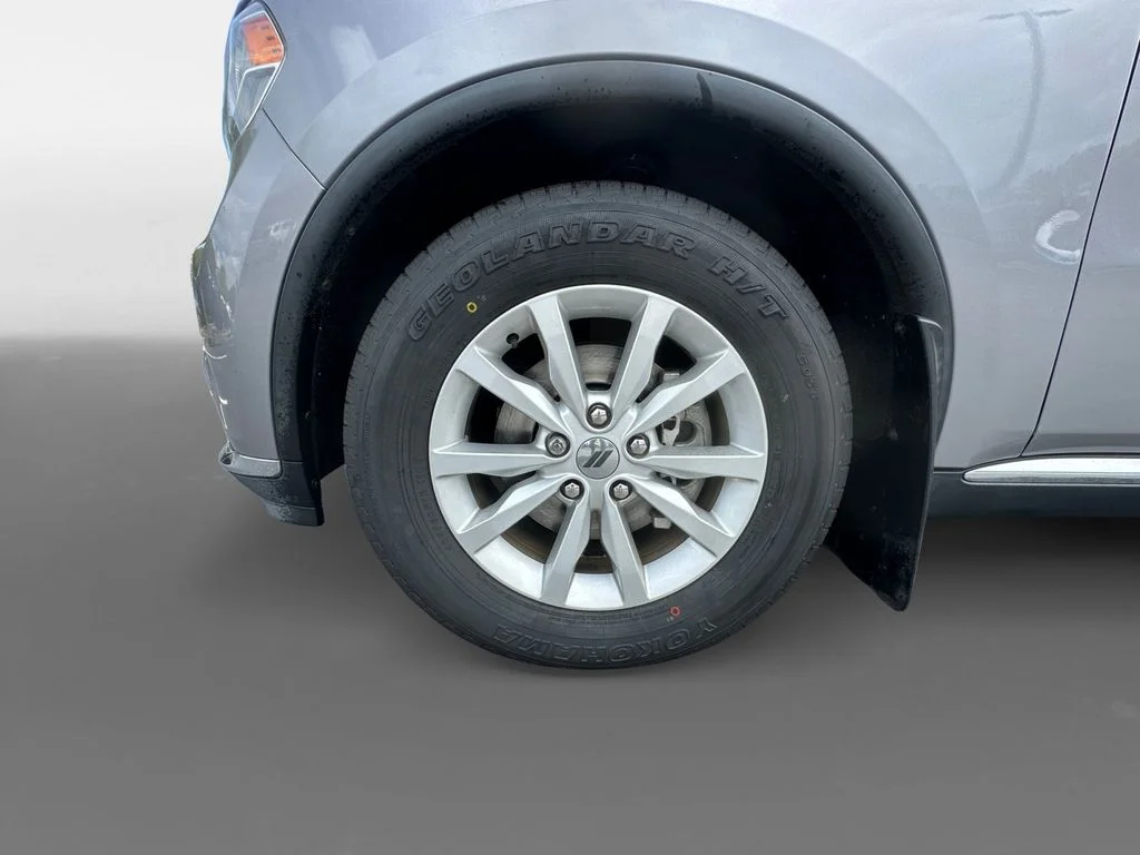 Used 2019 Silver Dodge SXT image 15
