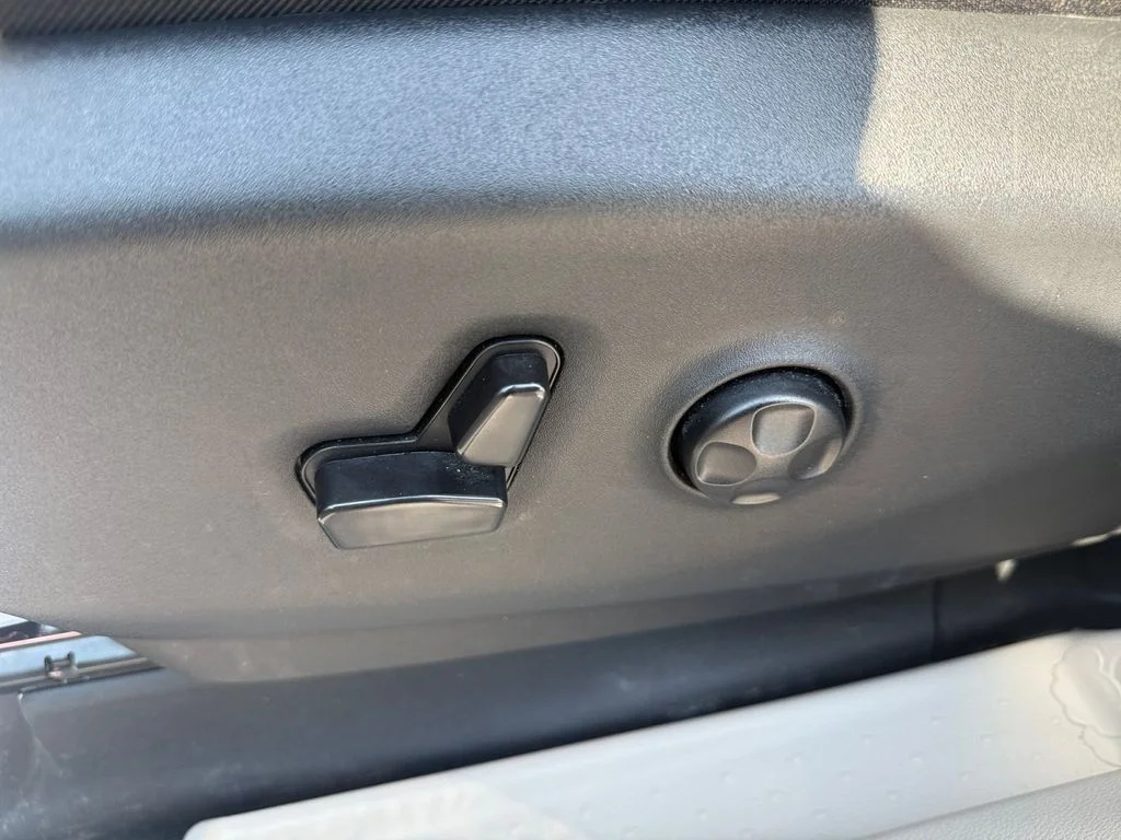 Used 2024 White Chrysler Touring L image 30