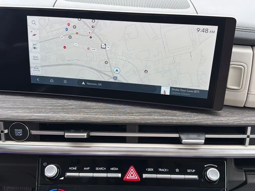 Used 2025 Black Hyundai Limited image 29