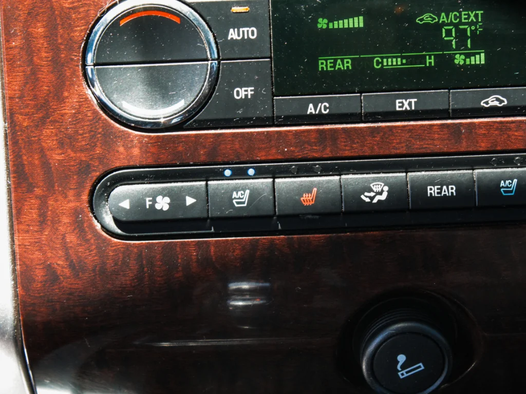Used 2013 White Platinum Metallic Tri-Coat Ford King Ranch image 19