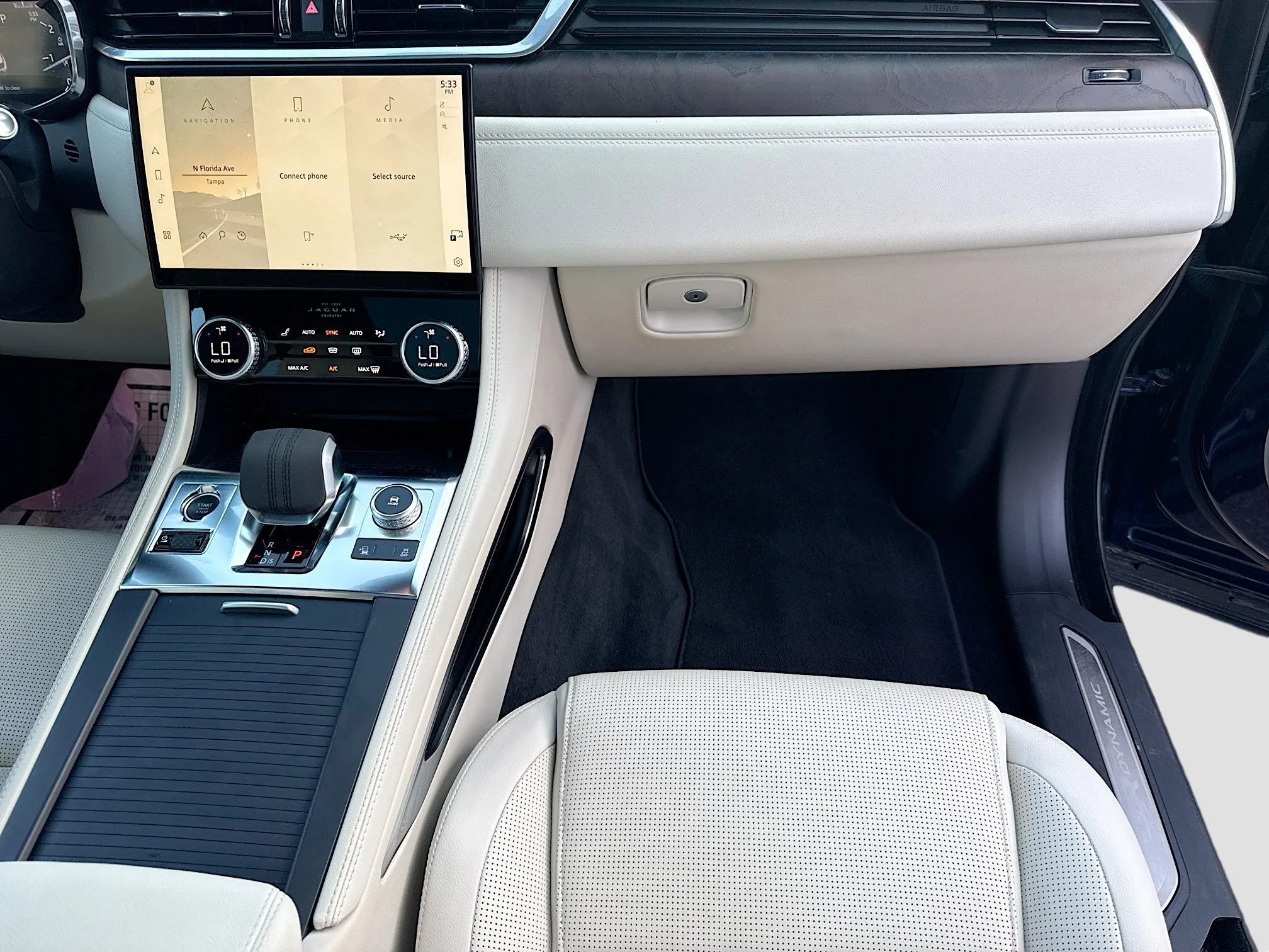2023 Jaguar F-Pace R-Dynamic S - Photo 18